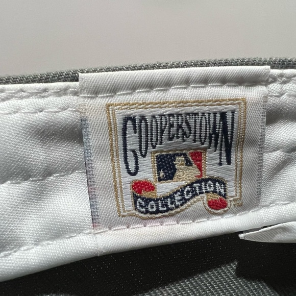 New Era, 59Fifty Fitted Hat, New York Yankees, Grey & Burgundy - Picture 8 of 10